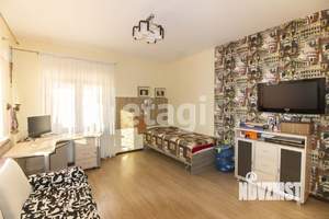Дом 400м&sup2;, 3-этажный, участок 10 сот.  