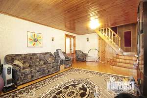 Дом 450м&sup2;, 3-этажный, участок 8 сот.  