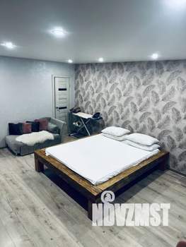 Студия квартира, посуточно, 31м2, 1/5 этаж