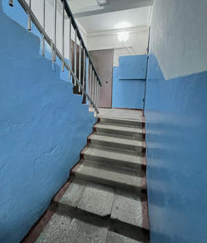 2-к квартира, вторичка, 43м2, 1/4 этаж