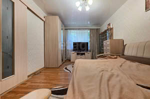 2-к квартира, вторичка, 42м2, 1/5 этаж