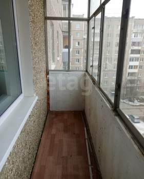 4-к квартира, вторичка, 74м2, 8/10 этаж