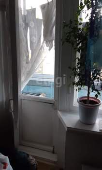 4-к квартира, вторичка, 63м2, 5/5 этаж