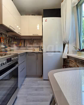 2-к квартира, вторичка, 42м2, 1/5 этаж